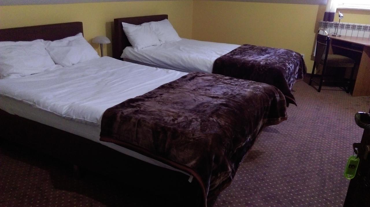 Pod Lwami Hotel บัวเนีย ภายนอก รูปภาพ